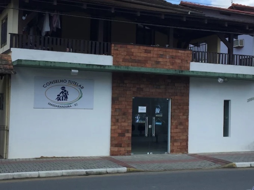 Criança de 7 anos é encontrada sozinha em casa durante atendimento do Conselho Tutelar em Massaranduba