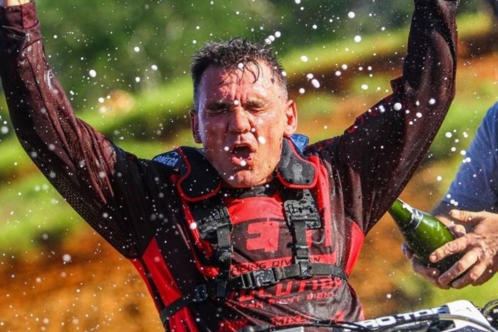 Morre aos 56 anos o lendário Chumbinho Becker, do motocross brasileiro.