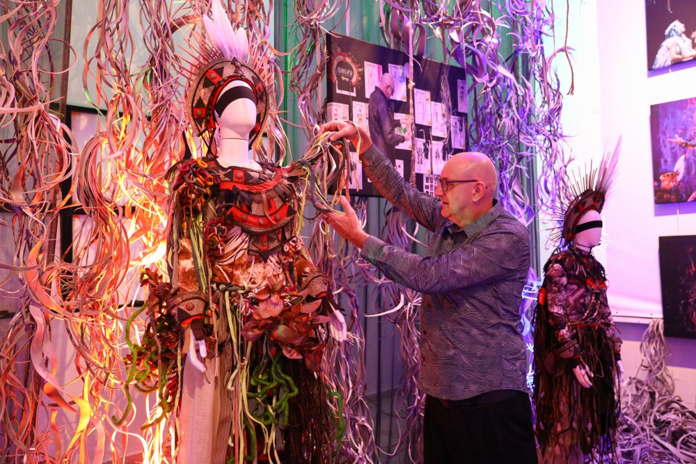Exposições de Luciano Martins e Márcio Paloschi seguem abertas na SCAR até a próxima segunda-feira
