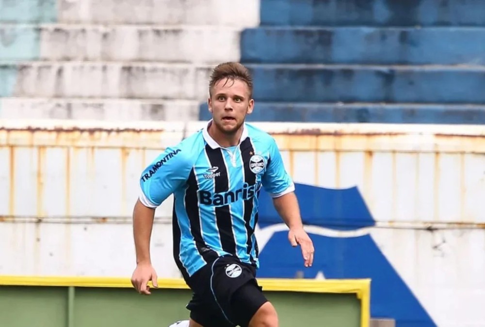 Ex-Grêmio continua internado na UTI em estado grave