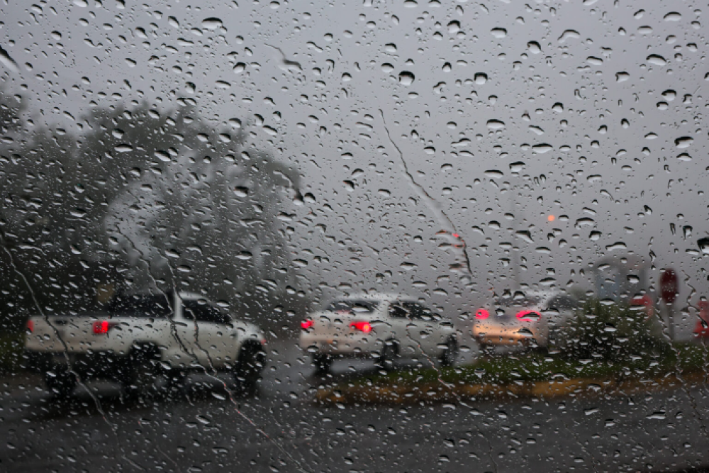 Semana começa com chuva após termômetros chegarem a 36ºC em SC