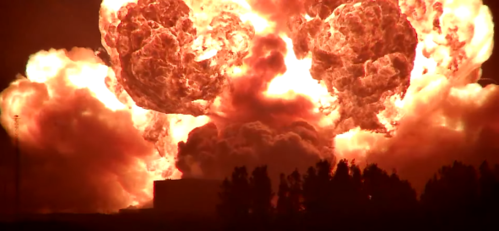 VÍDEO: Foguete de bilionário explode durante testes nos Estados Unidos