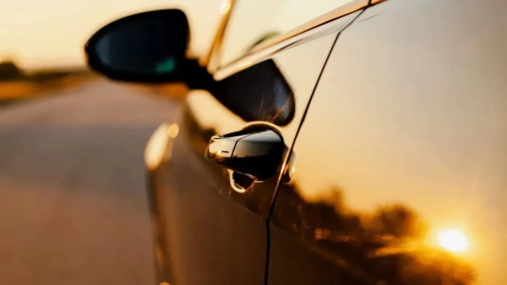 Menina de 5 anos esquecida dentro de carro é internada em estado grave em Jaraguá do Sul