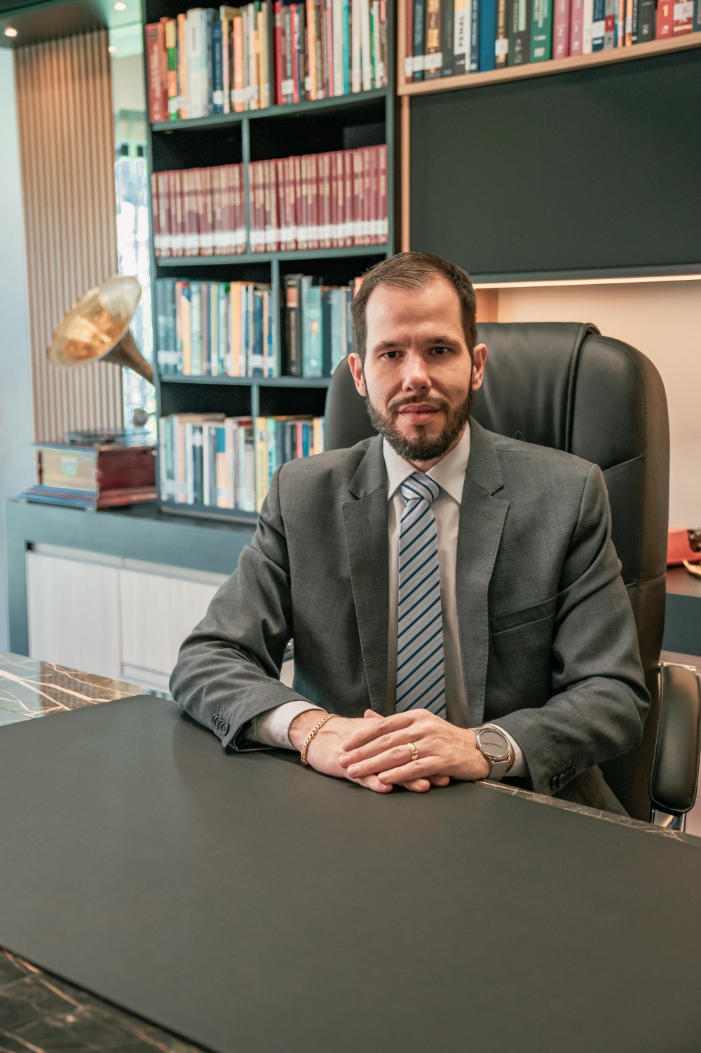 Almeida retorna à advocacia com experiência ampliada e foco na Educação Jurídica