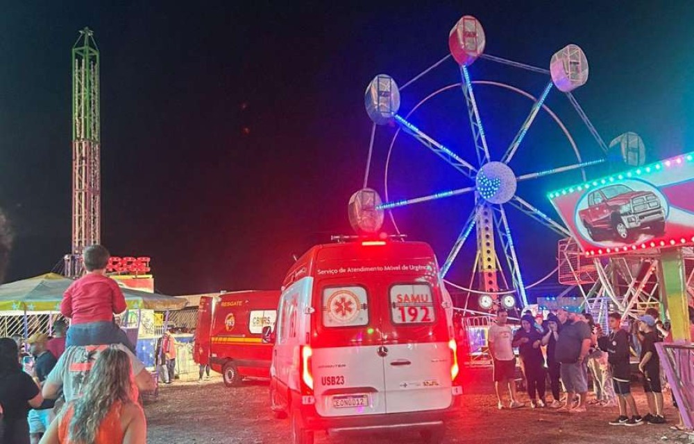 Grave acidente em parque de diversões deixa 11 feridos