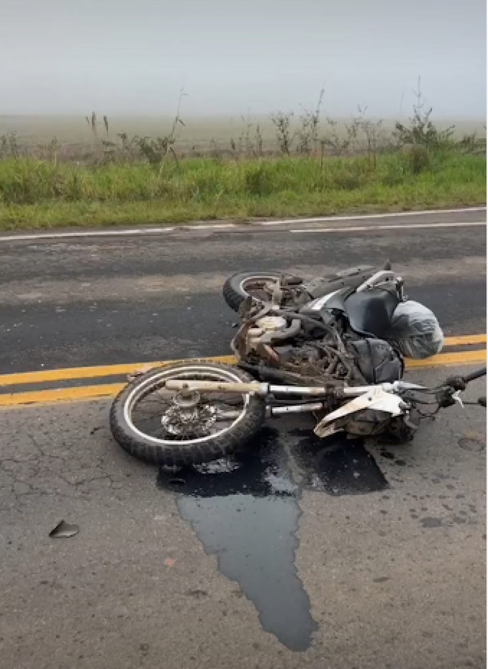 Motociclista morre a caminho do trabalho em acidente 