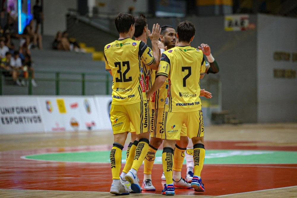 Jaraguá Futsal goleia Blumenau em amistoso fora de casa