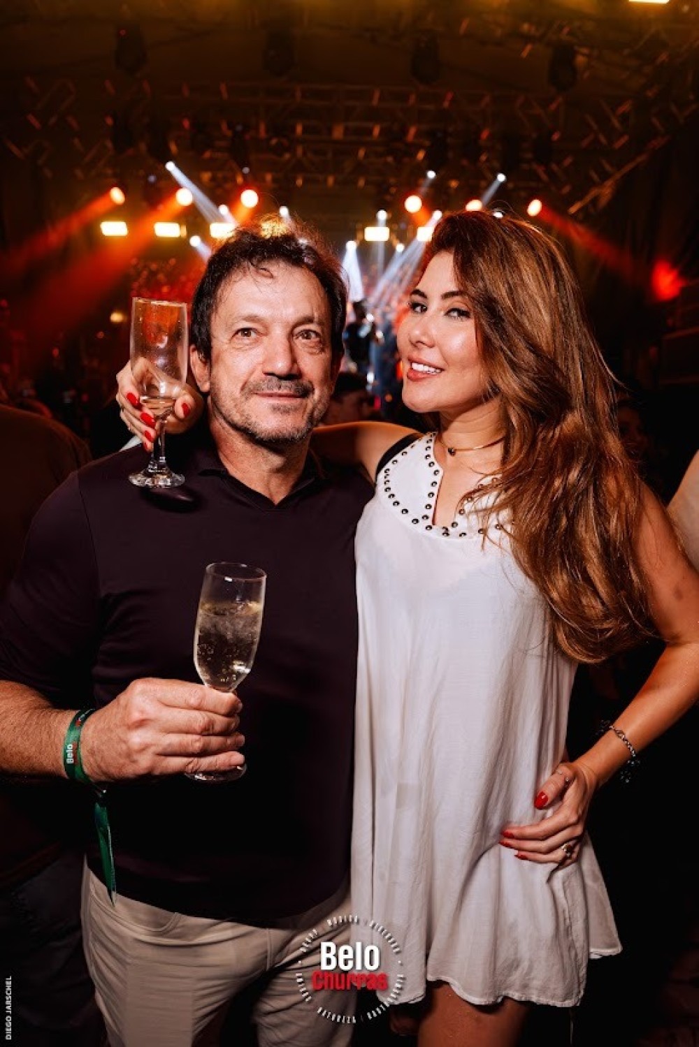 COLUNA DO MOA - Na batida do sertanejo, o empresário Bruno Lunelli e a namorada Ana Gabriela Taranto