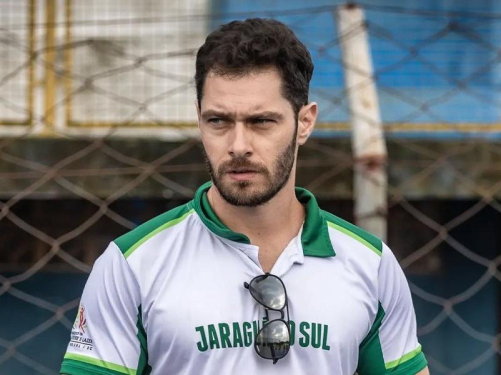 Técnico de atletismo de Jaraguá do Sul busca apoio para manter tratamento contra câncer raro