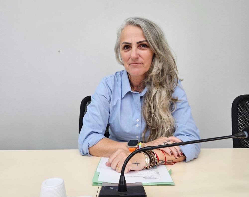 Vereadora pede implantação do Ensino Fundamental II na Escola José Dequech