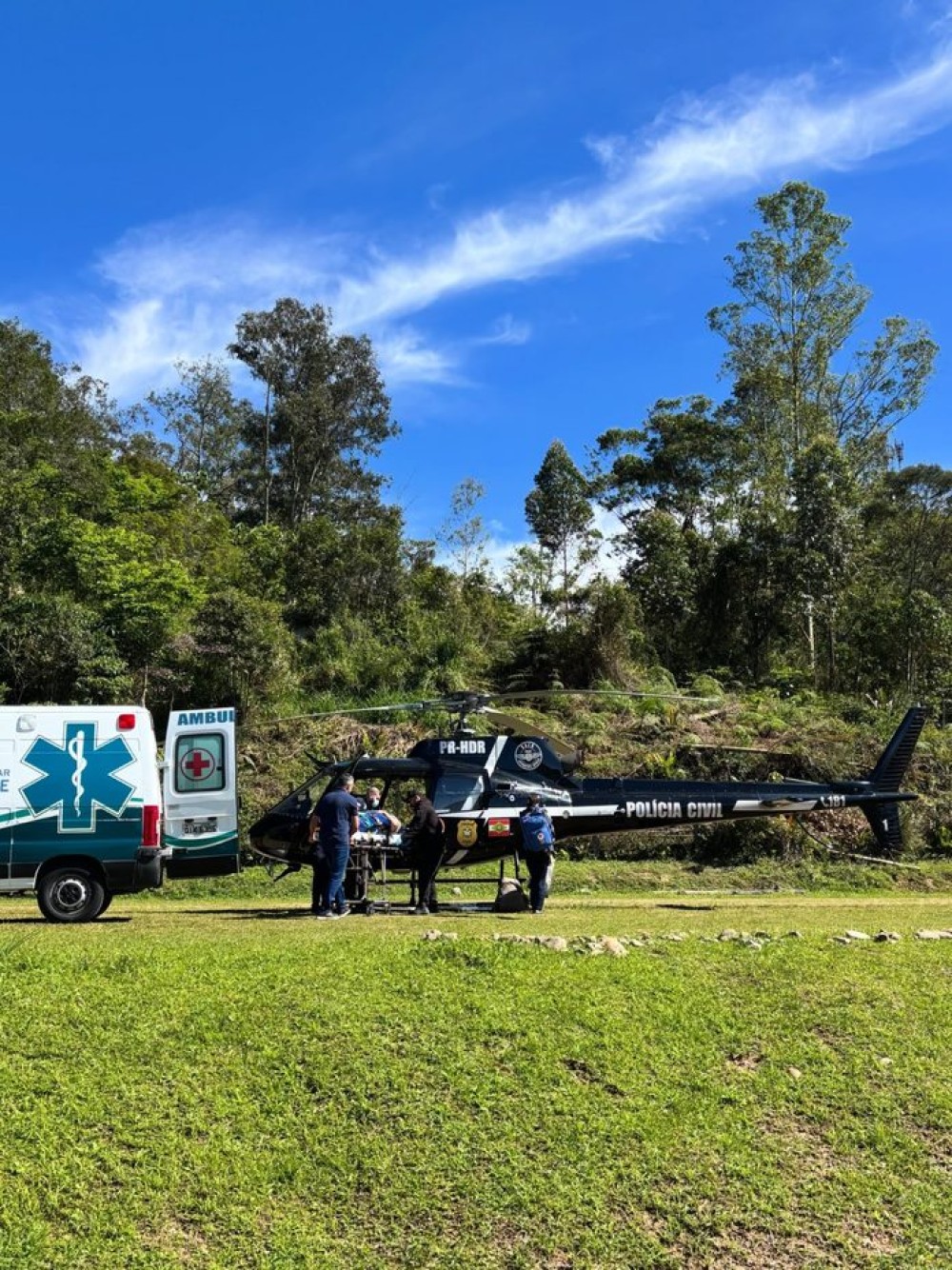 Mulher sofre traumatismo craniano após acidente com triciclo elétrico