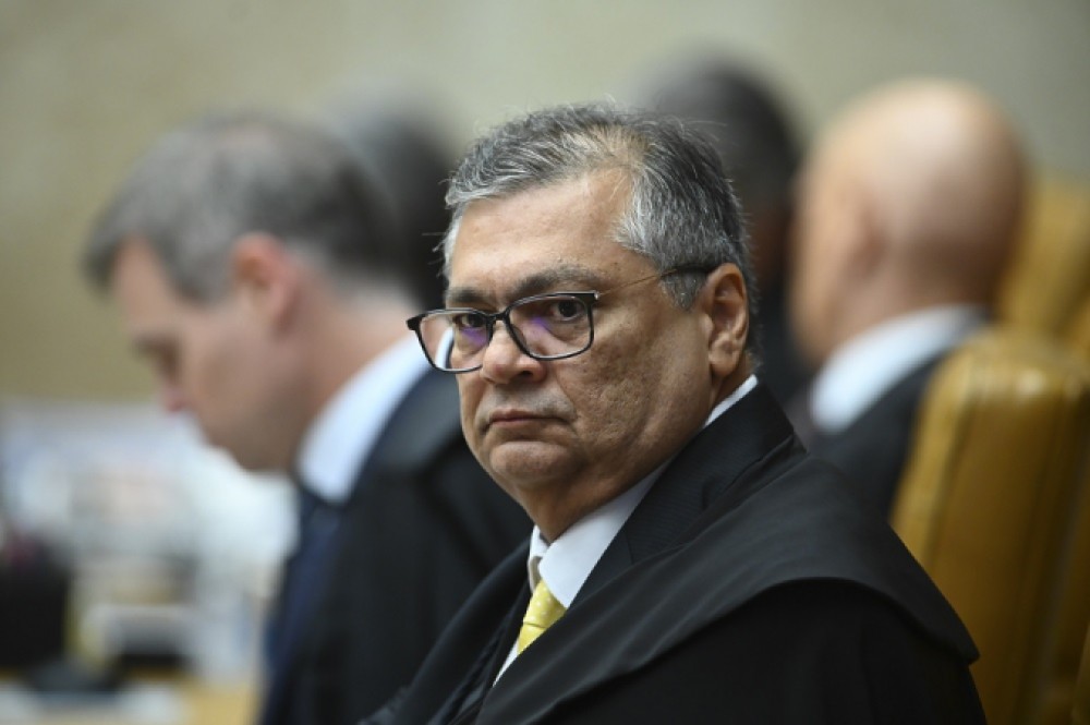 STF extingue aposentadoria remunerada como punição para juízes