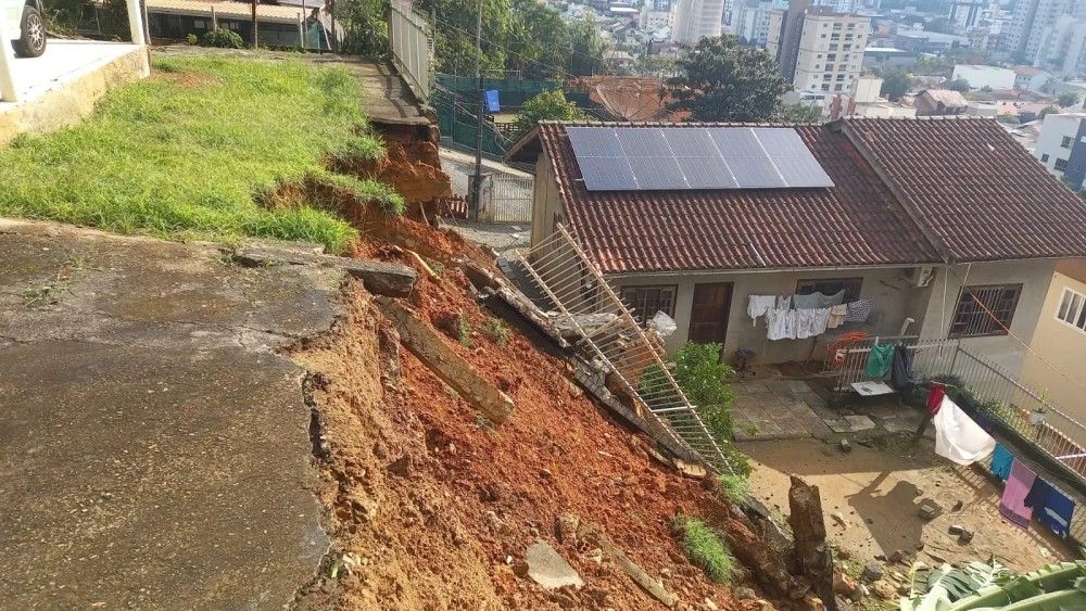 AGORA: Prefeito Jair Franzner decreta situação de emergência em Jaraguá do Sul