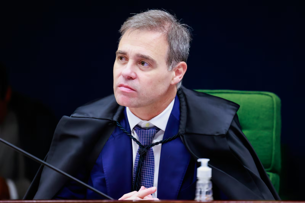 Mendonça reitera que Lula e Flávio podem abrir sigilos por ato próprio
