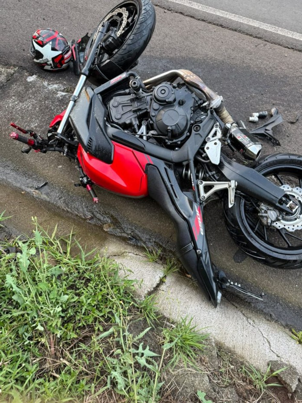 Motociclista morre após colisão frontal com caminhão na SC-467