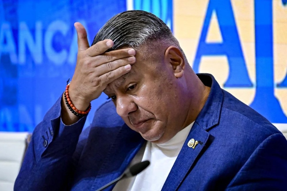  FBI apreende celulares do presidente da Associação do Futebol Argentino sob suspeita de fraude