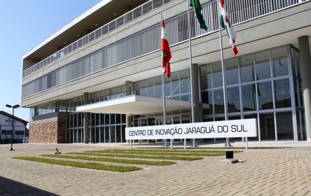 Jaraguá do Sul debate uso responsável da inteligência artificial nas empresas