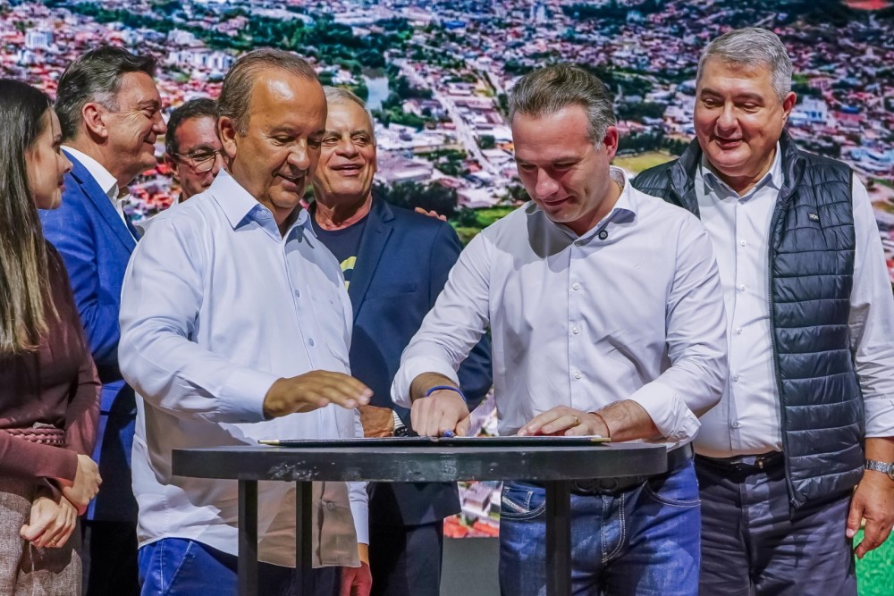 Governador assina convênio da Via Verde durante abertura oficial da Expo 150 em Jaraguá do Sul