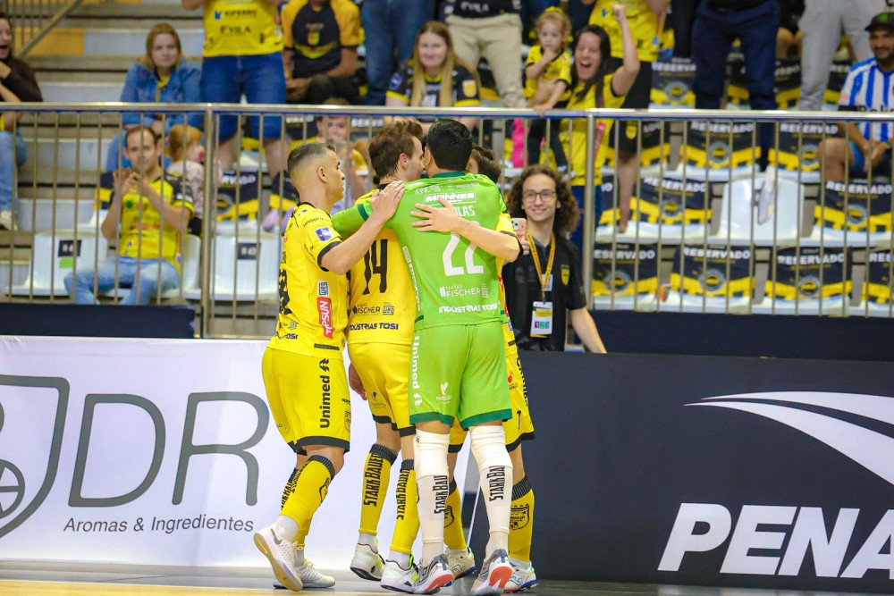 Jaraguá Futsal vence Blumenau de virada e garante vaga na semifinal do Catarinense