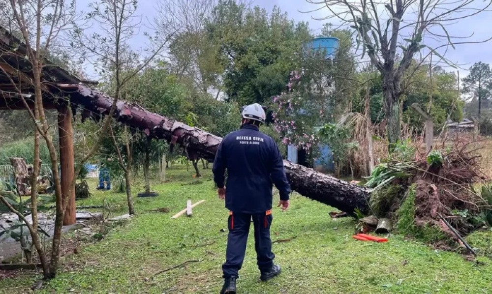 ASSUSTADOR: Tempestade deixa 720 desabrigados no Rio Grande do Sul