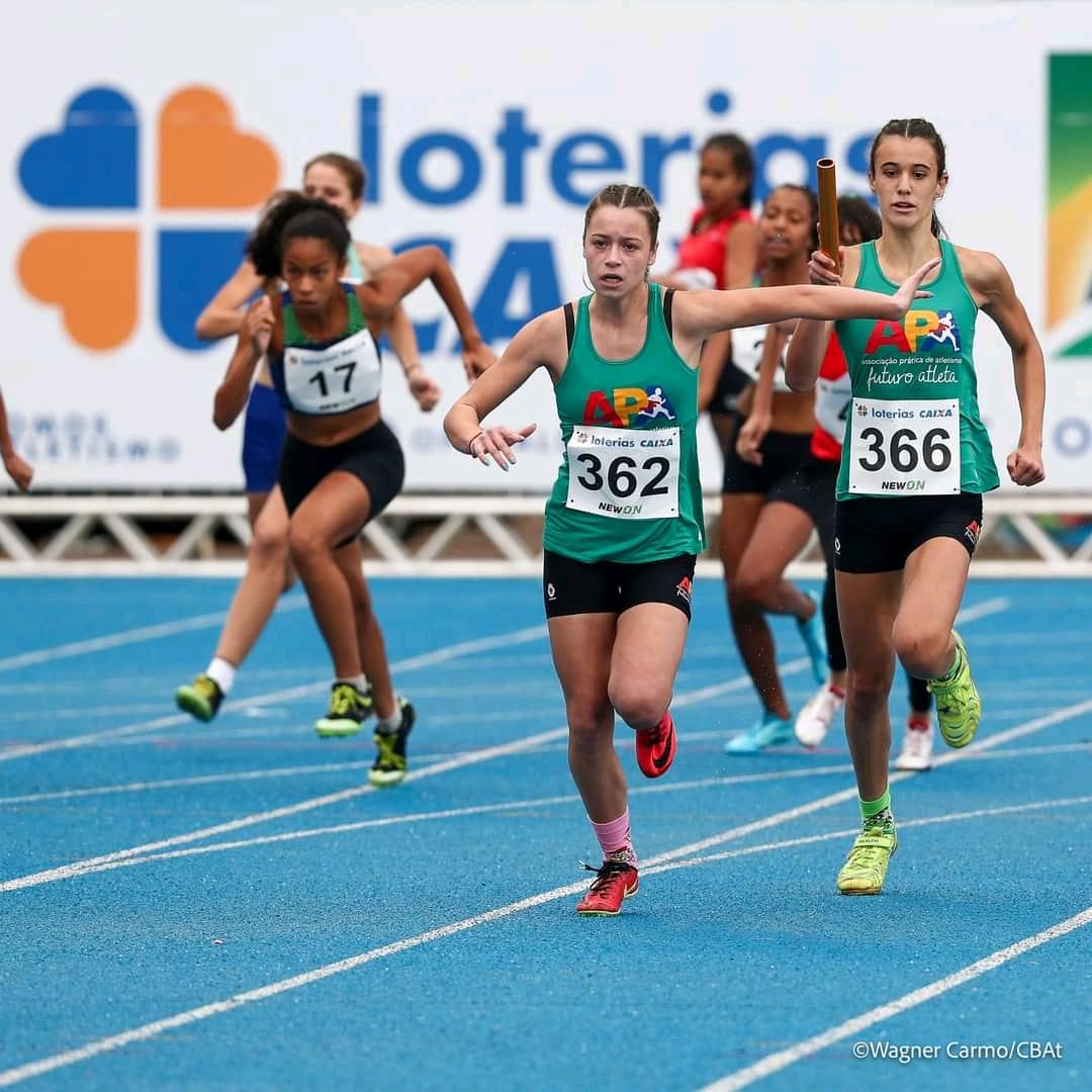 SOGIPA - É campeã! 🏆🔴 A Sogipa levou a melhor no Campeonato Estadual de  Atletismo Sub-16 após os atletas sogipanos conquistarem dez medalhas de  ouro para o clube. Os destaques da equipe