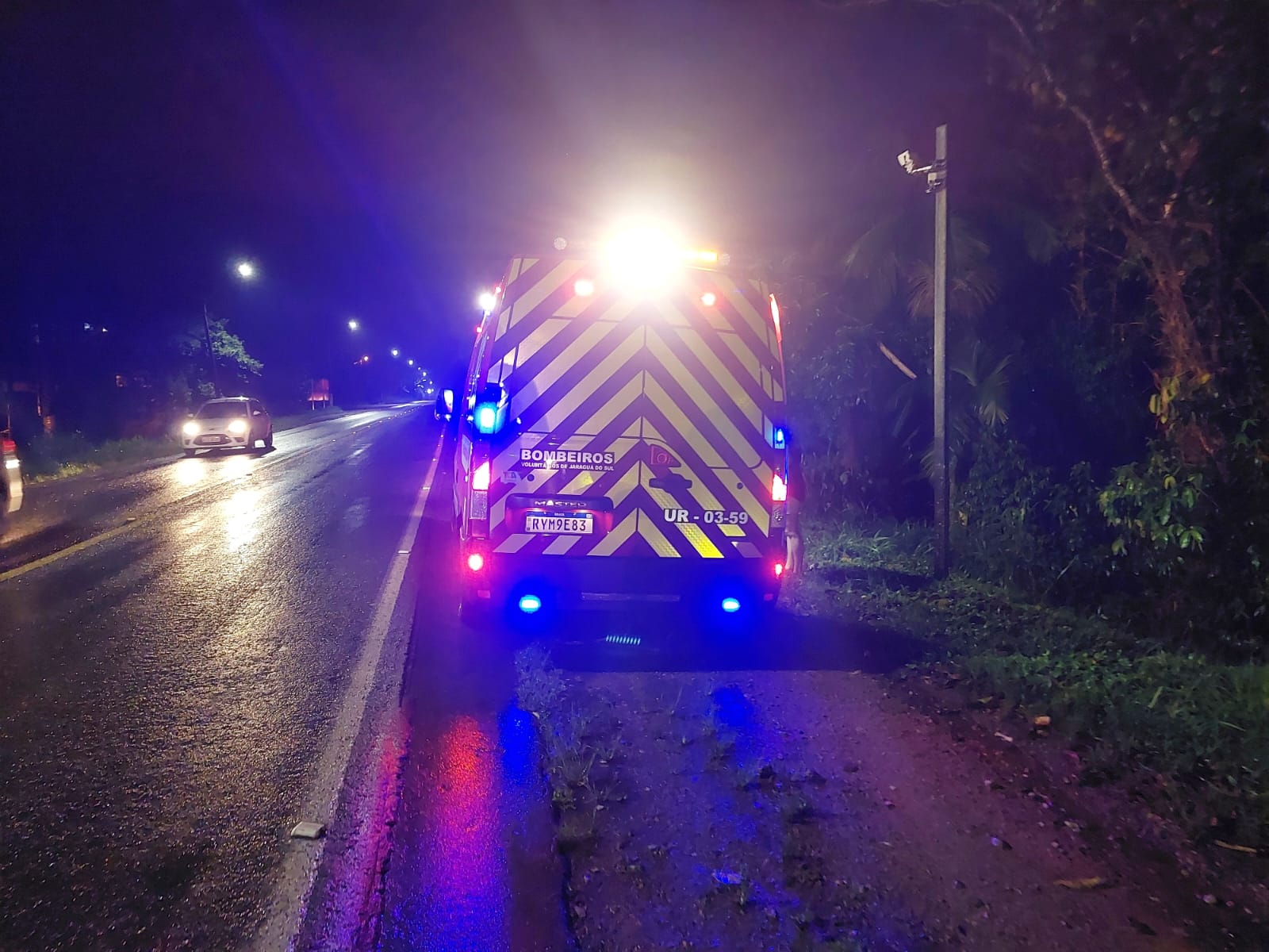 Duas Pessoas Ficam Feridas Em Acidente Em Jaraguá Do Sul No Bairro Água