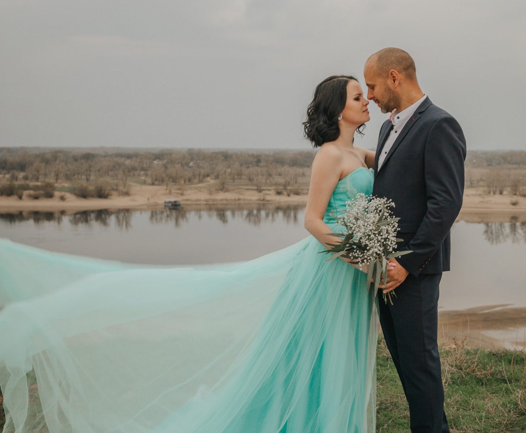 Vestido de noiva colorido é a nova tendência do mercado