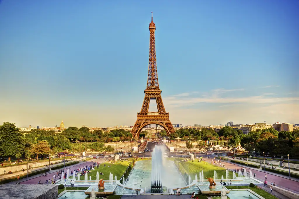 França anuncia que começou a aceitar pagamentos via PIX de turistas brasileiros