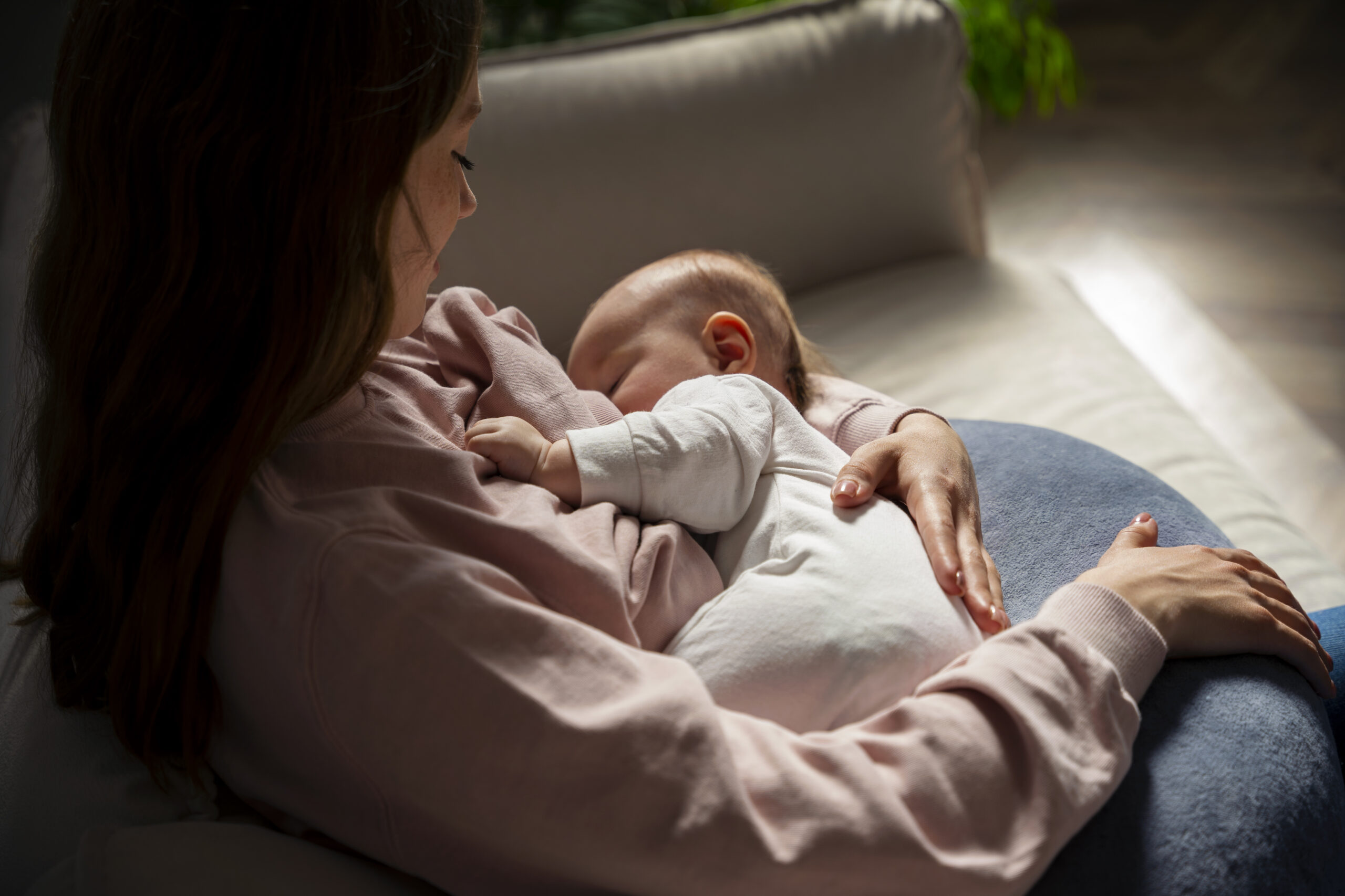 Hospital Jaraguá reforça a importância da amamentação no Agosto Dourado e destaca atuação do Banco de Leite