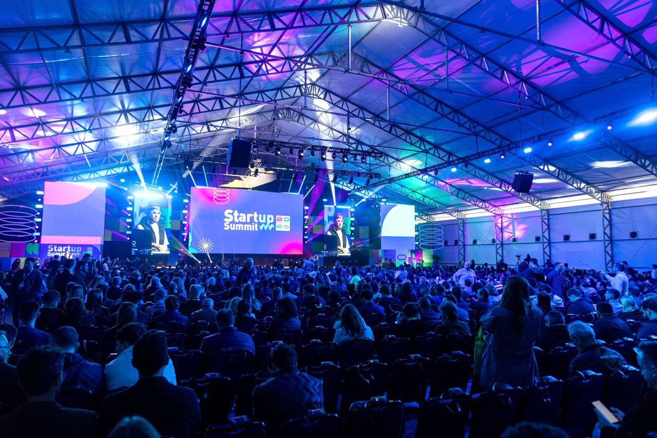 Startup Summit 2025 reúne mais de 200 palestrantes e 1.000 startups em Florianópolis