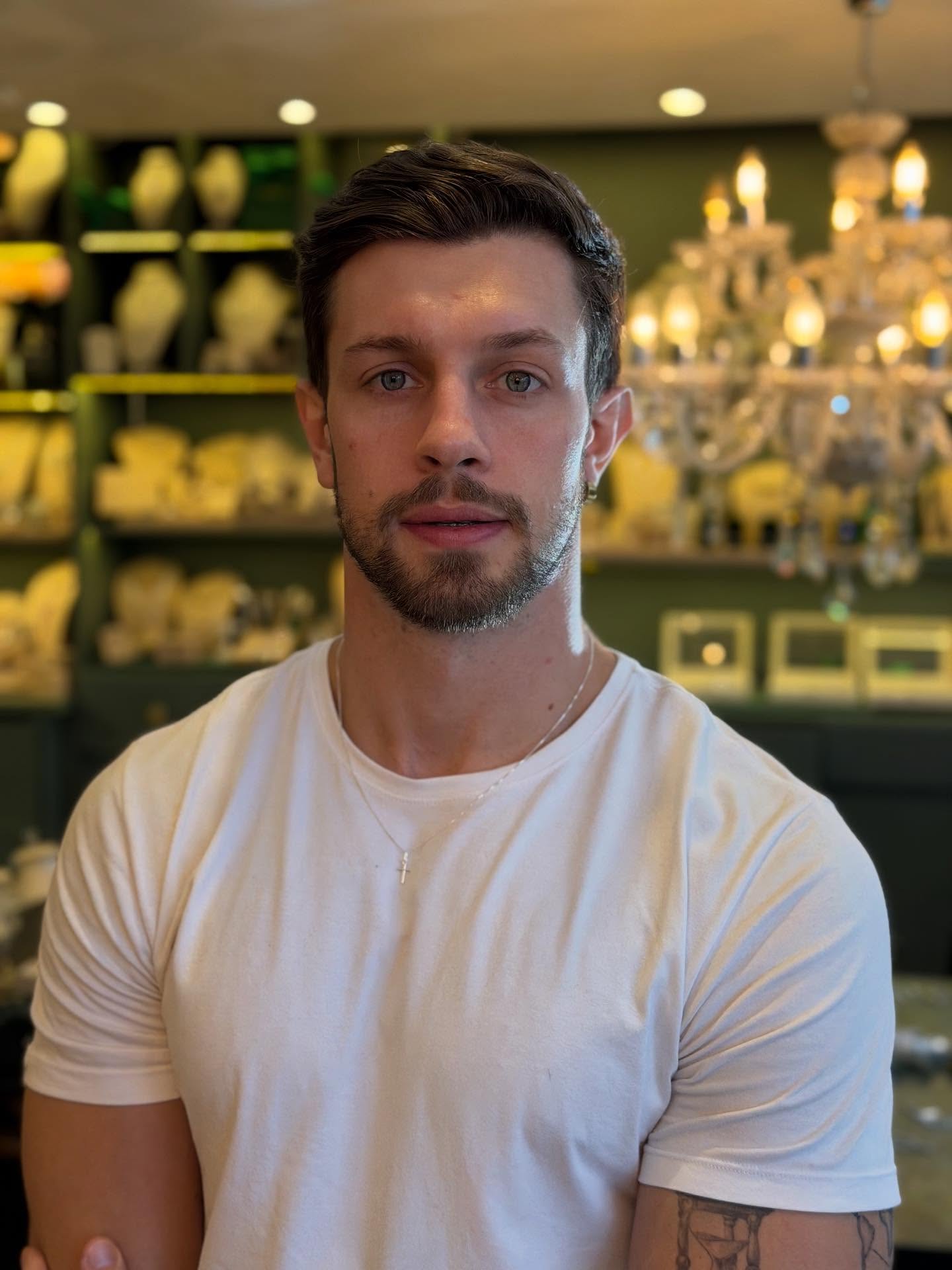 VÍDEO: Homem visita Pomerode e conversa em alemão com moradores da cidade