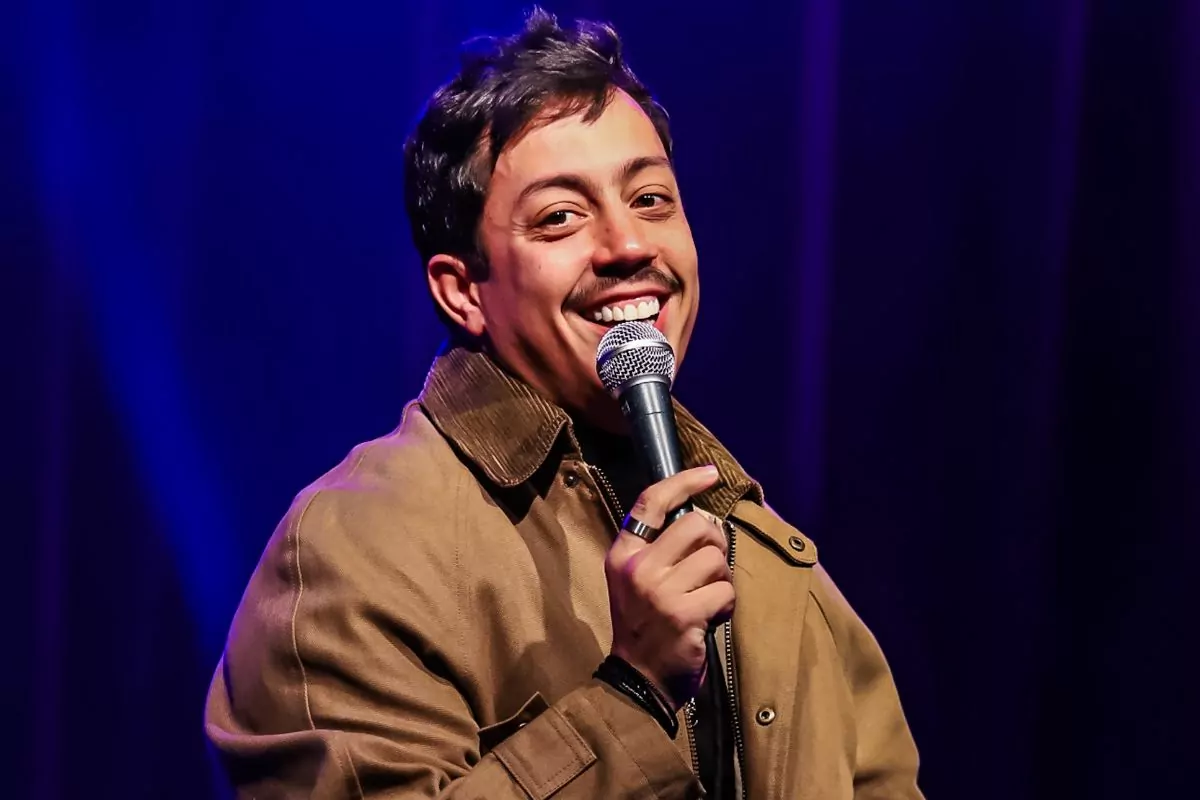 Renato Albani apresenta stand-up “A Ignorância É Uma Dádiva” em Chapecó neste sábado (24)